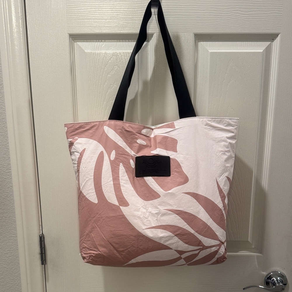 ALOHA Collection Day Tripper Tan x White Monstera